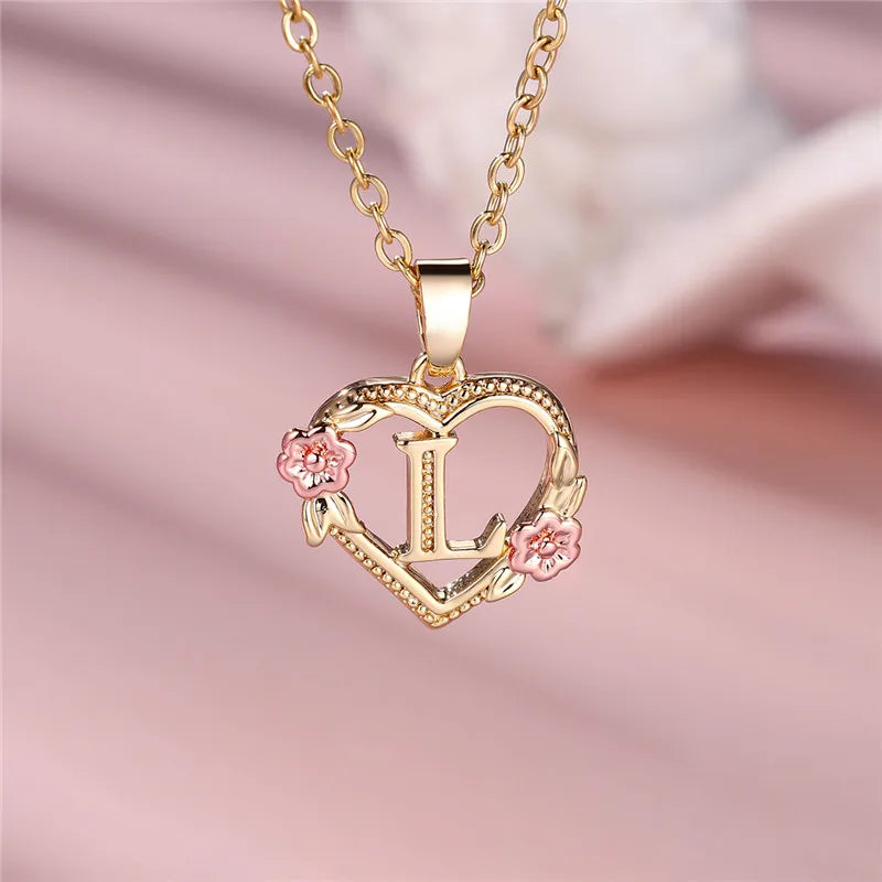 Collar con colgante de flor con letras de la A a la Z