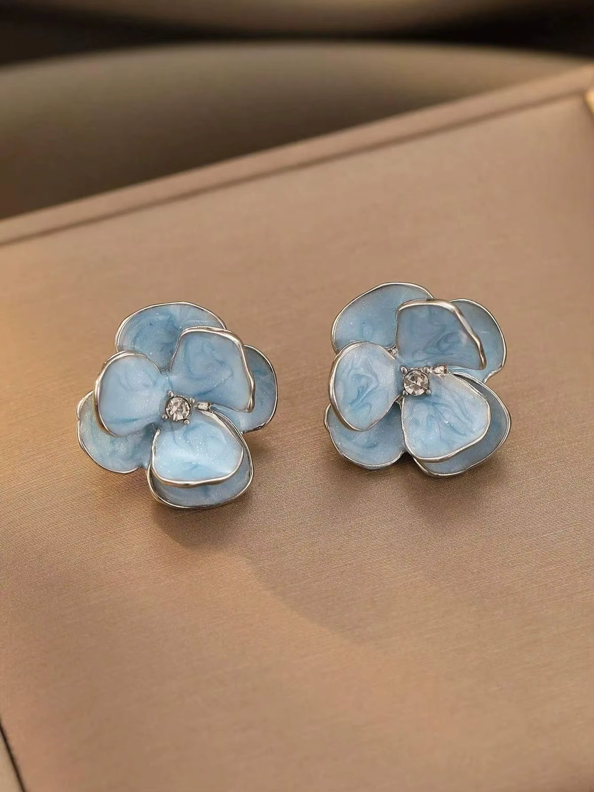 Aretes de Flor Esmaltada Primavera-Verano