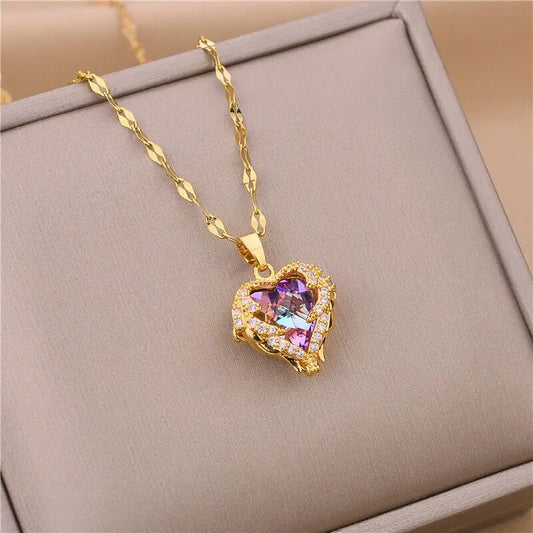 Collar con colgante de corazón de cristal multicolor de lujo para mujer