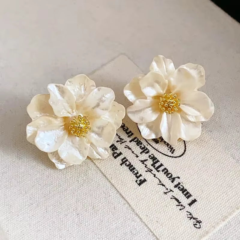 Aretes de Flor Esmaltada Primavera-Verano