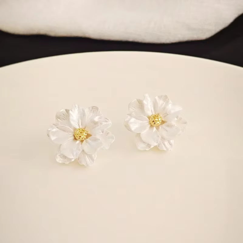 Aretes de Flor Esmaltada Primavera-Verano