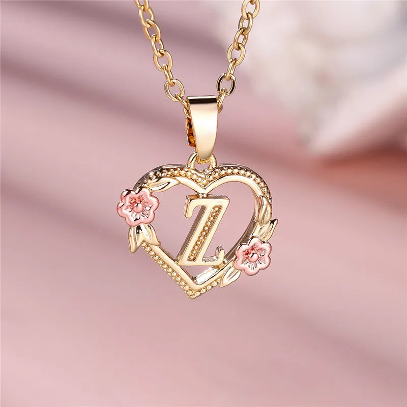 Collar con colgante de flor con letras de la A a la Z