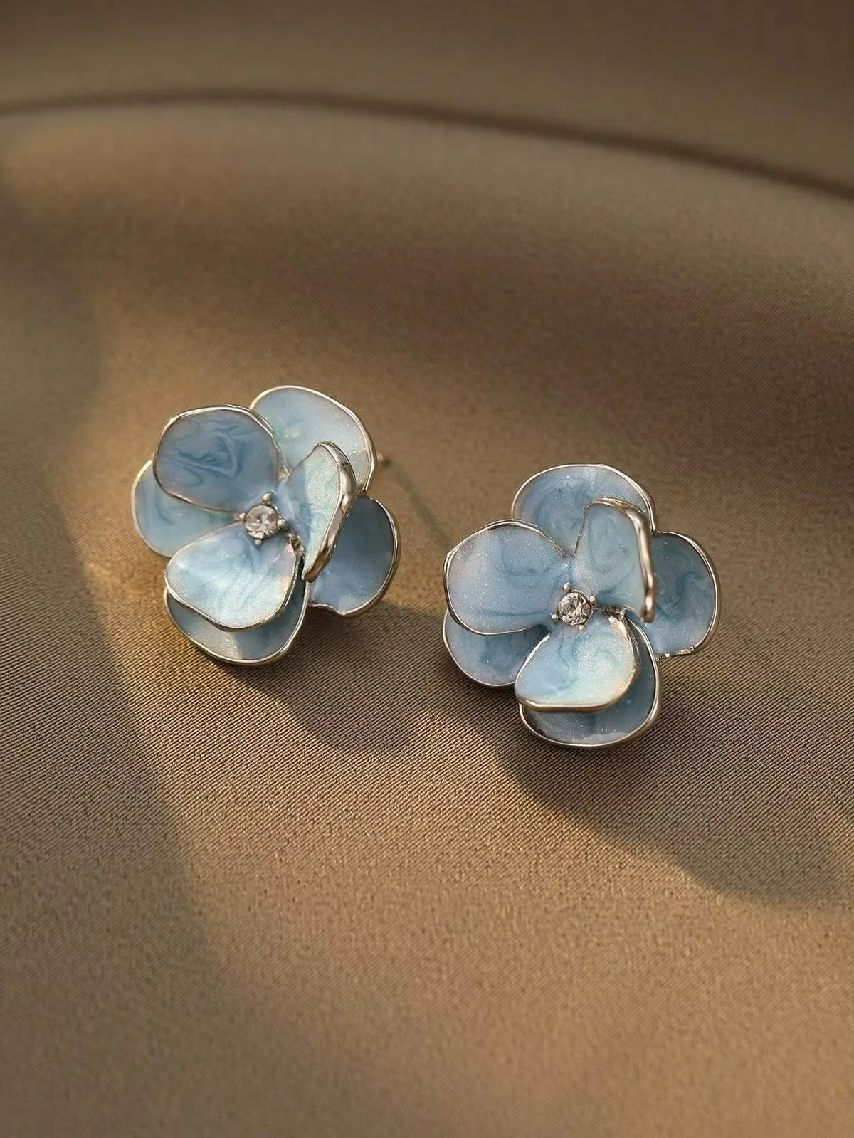 Aretes de Flor Esmaltada Primavera-Verano
